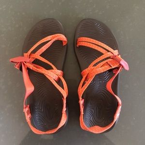 Women’s Chaco Z/Volv X size 7 sandals NWT